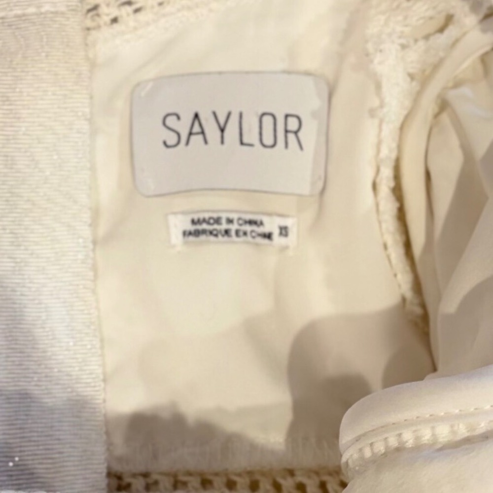 Saylor Free People Adeline White Crochet Lace Romper Flutter Sleeve Pom Pom XS - Picture 7 of 9